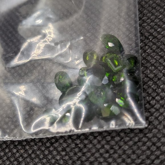 Parcel of 10ct of Diopside - Picture 3 of 4